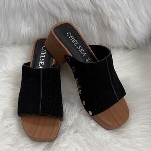 Chelsea & Violet Black Slide Sandals